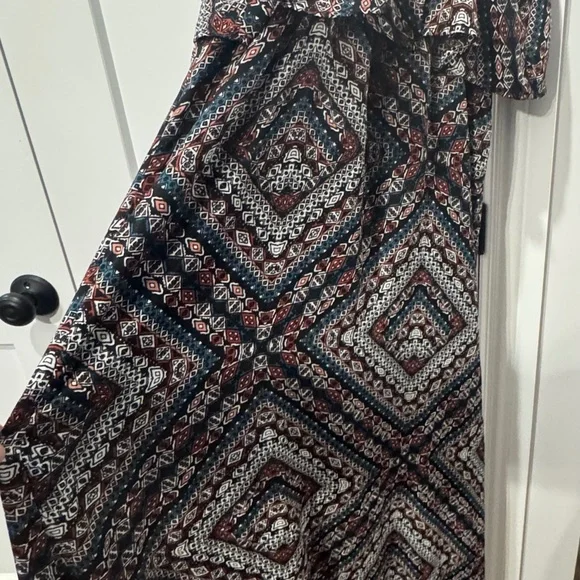 Dynamite Boho Maxi Dress Geometric Print Strappy Flowy Women’s Size L - Picture 1 of 7